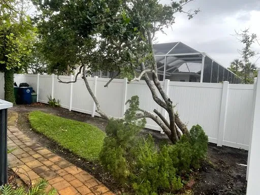 Vinyl privacy fence